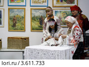 Народный русский костюм. Обряд жениха и невесты (2012 год). Редакционное фото, фотограф Дмитрий Неумоин / Фотобанк Лори