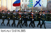 Знаменная группа на репетиции парада Победы в Чите (2012 год). Редакционное видео, видеограф Евгений / Фотобанк Лори