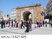 Ворота Porte de France, Place de la Victoire, Тунис (2012 год). Редакционное фото, фотограф Кекяляйнен Андрей / Фотобанк Лори