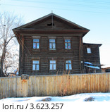 Старый двухэтажный дом с пристроем (2012 год). Стоковое фото, фотограф Анатолий Матвейчук / Фотобанк Лори