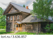 В усадьбе Василёво. Тверская область. Торжокский район. (2012 год). Редакционное фото, фотограф Михаил Широков / Фотобанк Лори