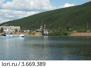 Река Лена в городе Киренске Иркутской области (2011 год). Редакционное фото, фотограф Валерий Лаврушин / Фотобанк Лори