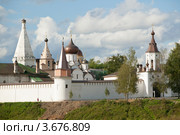 Свято-Успенский мужской монастырь на левом берегу Волги в городе Старица (2007 год). Стоковое фото, фотограф Михаил Ворожцов / Фотобанк Лори