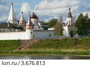 Свято-Успенский мужской монастырь на левом берегу Волги в городе Старица (2007 год). Стоковое фото, фотограф Михаил Ворожцов / Фотобанк Лори