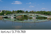 Мост через Средний пруд, Царицыно (2012 год). Редакционное фото, фотограф Алексей Голованов / Фотобанк Лори