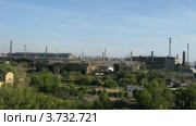 Большой завод в Волгограде в солнечный осенний день (2010 год). Редакционное видео, видеограф Losevsky Pavel / Фотобанк Лори