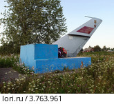Монумент летчикам, город Олонец, Республика Карелия (2012 год). Редакционное фото, фотограф Вячеслав Палес / Фотобанк Лори