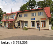 Торговый комплекс в городе Ладушкине Калининградской области (2012 год). Редакционное фото, фотограф Ирина Борсученко / Фотобанк Лори
