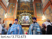 Крестный ход в  Новодевичьем монастыре (2012 год). Редакционное фото, фотограф Дмитрий Неумоин / Фотобанк Лори