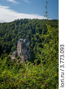 Средневековый замок Burg Eltz. Германия (2012 год). Стоковое фото, фотограф Сергей Костарев / Фотобанк Лори