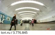 Пассажиры на станции метро Перово, таймлапс (2012 год). Редакционное видео, видеограф Losevsky Pavel / Фотобанк Лори