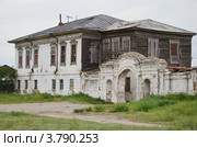 Кяхта - Троицкосавск. Дом купца Лушникова в Кяхтинской торговой слободе (2012 год). Стоковое фото, фотограф Валерий Митяшов / Фотобанк Лори