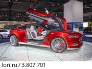 Автомобиль Ford  (модель Evos) на Московском международном автомобильном салоне (2012 год). Редакционное фото, фотограф виктор антонов / Фотобанк Лори