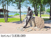 Памятник актеру Зиновию Гердту, город Себеж, Псковская область (2012 год). Редакционное фото, фотограф Галина Ермолаева / Фотобанк Лори
