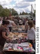 Сорочинская ярмарка. Сувенирный ряд (2012 год). Редакционное фото, фотограф Олег Голиков / Фотобанк Лори