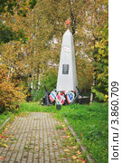 Памятник героям морякам в Вытегре (2012 год). Редакционное фото, фотограф Александр Романов / Фотобанк Лори