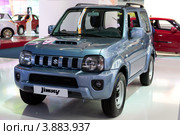 Автомобиль Suzuki Jimny (2012 год). Редакционное фото, фотограф Максим Голубев / Фотобанк Лори
