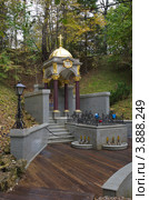 Святой источник преподобного Давида в селе Талеж (2012 год). Редакционное фото, фотограф Елена Коромыслова / Фотобанк Лори
