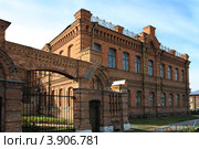 Школа №1 с пристроем. Город Ирбит (2012 год). Стоковое фото, фотограф Анатолий Матвейчук / Фотобанк Лори