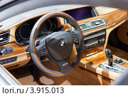 Салон автомобиля BMW 7 (2012 год). Редакционное фото, фотограф Максим Голубев / Фотобанк Лори