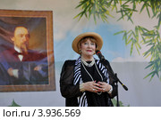 Выступление Людмилы Хитяевой (2012 год). Редакционное фото, фотограф Голованов Сергей / Фотобанк Лори