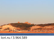 Порт и древняя крепость ранним утром. Дувр (Dover), Англия (2012 год). Стоковое фото, фотограф Вадим Хомяков / Фотобанк Лори