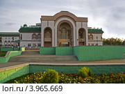 Уфа. Государственный татарский театр "Нур" (2012 год). Редакционное фото, фотограф Анатолий Ефимов / Фотобанк Лори