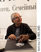 Творческая встреча с фотографом Стивом Шапиро. Выставка Семейный Альбом. Галерея Братьев Люмьер, 2012. Редакционное фото, фотограф Victoria Demidova / Фотобанк Лори