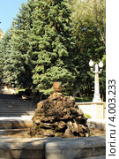 Фонтан на комсомольской горке в г. Ставрополе (2012 год). Редакционное фото, фотограф Rekacy / Фотобанк Лори
