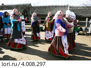 Белорусские народные танцы, Беларусь (2012 год). Редакционное фото, фотограф Марина Шатерова / Фотобанк Лори