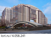 Москва. Дом на Русаковской набережной (2012 год). Редакционное фото, фотограф Зобков Юрий / Фотобанк Лори