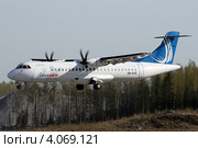 Пассажирский региональный самолет ATR-72 авиакомпании Finncomm Airlines (2011 год). Редакционное фото, фотограф Александр Тарасенков / Фотобанк Лори