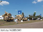 Международный авиационно-космический салон МАКС-2011. Зенитно-ракетные комплексы российского производства. Редакционное фото, фотограф Игорь Долгов / Фотобанк Лори