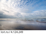Пустое побережье Балтийского моря, Нарва, Эстония. Стоковое фото, фотограф EugeneSergeev / Фотобанк Лори