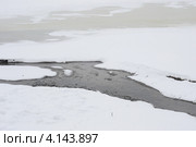 Полынья во льду на Химкинском водохранилище. Стоковое фото, фотограф Малышев Андрей / Фотобанк Лори