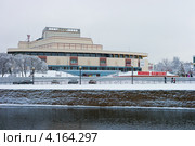Город Иваново. Вид на набережную реки Уводь и Дворец искусств (2012 год). Редакционное фото, фотограф Сергей Лаврентьев / Фотобанк Лори