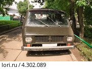 Старый микроавтобус РАФ-2203 (2010 год). Редакционное фото, фотограф Алёшина Оксана / Фотобанк Лори