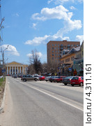 Загорская улица и дом культуры в городе Дмитров (2012 год). Редакционное фото, фотограф Кекяляйнен Андрей / Фотобанк Лори