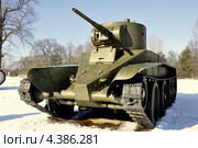 Колёсно-гусеничный танк БТ-5. Экспозиция мемориального комплекса "Прорыв блокады Ленинграда". (2013 год). Редакционное фото, фотограф Владимир Кошарев / Фотобанк Лори