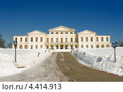 Главный дом усадьбы Дубровицы (2013 год). Стоковое фото, фотограф Денис Ларкин / Фотобанк Лори