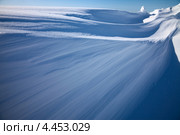 Фактурный снежный сугроб. Стоковое фото, фотограф Владимир Мельников / Фотобанк Лори