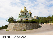 Храм архангела Михаила в Олеандре, Крым (2012 год). Стоковое фото, фотограф ИВА Афонская / Фотобанк Лори