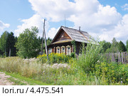 Деревянный дом в деревне Осиновка. Удмуртская Республика. Стоковое фото, фотограф ivolodina / Фотобанк Лори