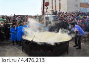 Жар и пар на Сибирской масленице. Город Ялуторовск (2013 год). Редакционное фото, фотограф Анатолий Матвейчук / Фотобанк Лори