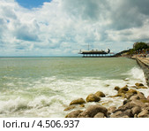 Ялта, вид на море с набережной и ресторан "Золотое руно" (2012 год). Редакционное фото, фотограф ИВА Афонская / Фотобанк Лори
