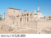 Луксорский храм — развалины центрального храма Амона-Ра, Луксор (Фивы), Египет, Африка (2013 год). Стоковое фото, фотограф Некрасов Андрей / Фотобанк Лори