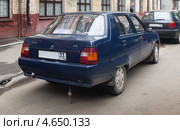 Легковой автомобиль ЗАЗ-1103 "Славута" сзади справа (2013 год). Редакционное фото, фотограф Родион Власов / Фотобанк Лори