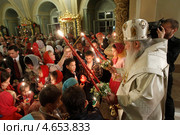 Пасха в Новодевичьем монастыре (2013 год). Редакционное фото, фотограф Дмитрий Неумоин / Фотобанк Лори