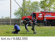 Боевое развертывание. Соревнование дружин юных пожарных. Пожарно-прикладной спорт. (2013 год). Редакционное фото, фотограф Виктор Никитин / Фотобанк Лори