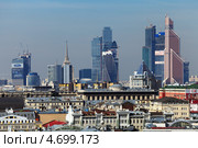 Москва, вид с центральной части города на бизнес-центр "Москва-Сити" (2013 год). Редакционное фото, фотограф Игорь Долгов / Фотобанк Лори